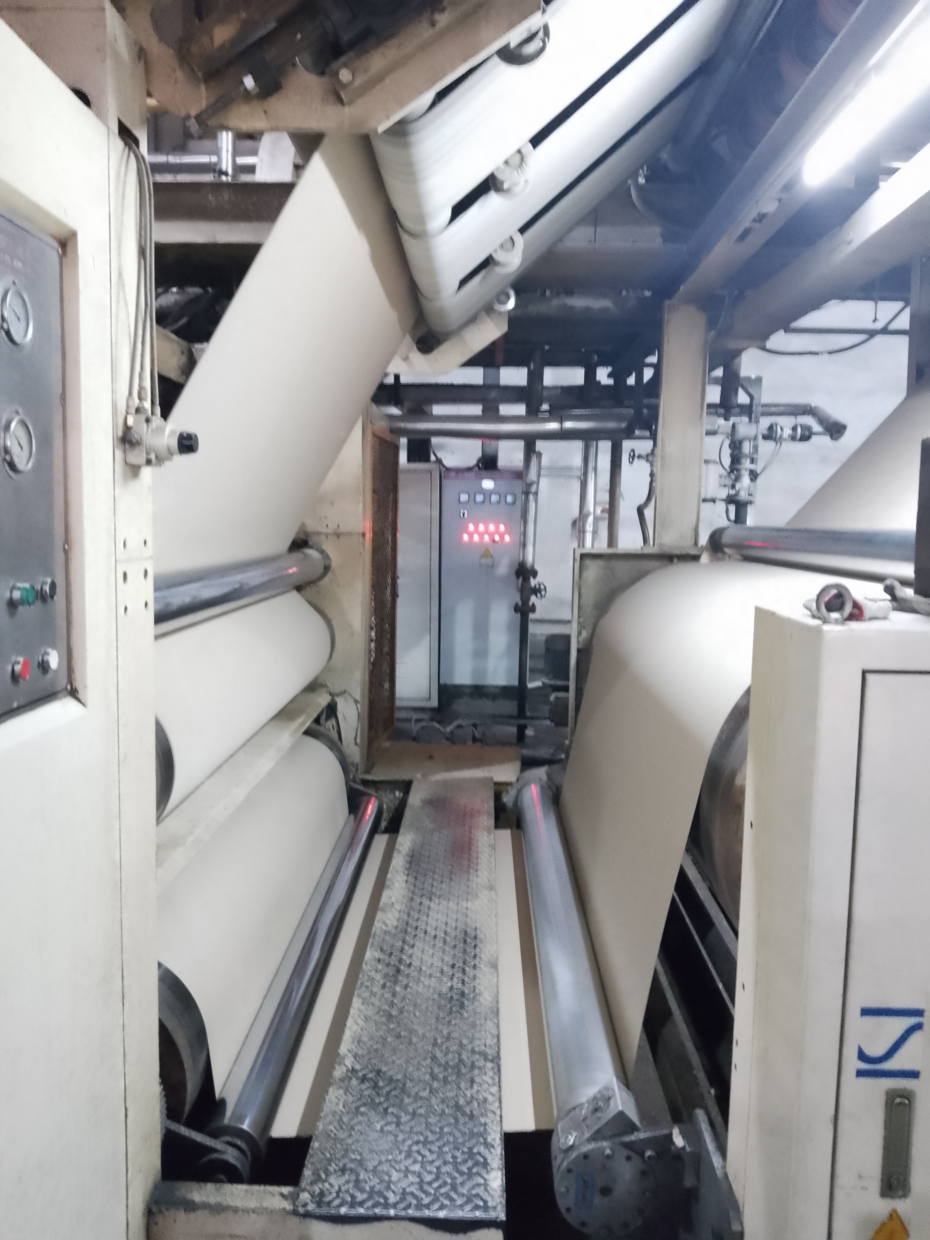 閩環(huán)紙品生產(chǎn)線(xiàn)